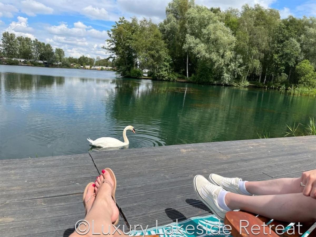 Готель Lakeside Retreat With Hot Tub & Fishing Peg At Tattershall Lakes Country Park Екстер'єр фото