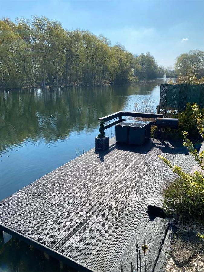 Готель Lakeside Retreat With Hot Tub & Fishing Peg At Tattershall Lakes Country Park Екстер'єр фото